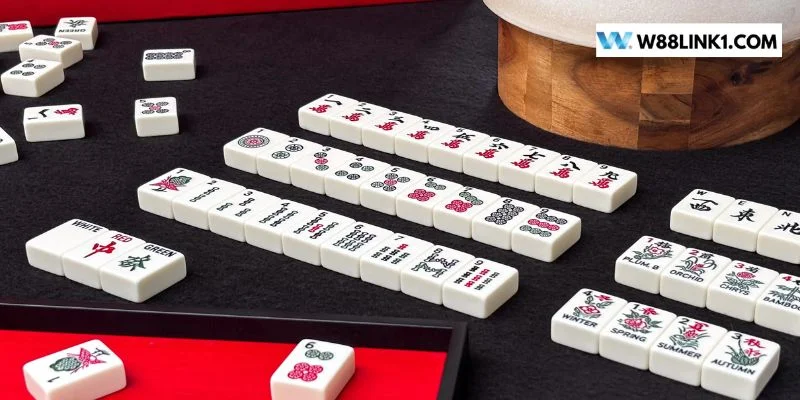 Phiên bản chơi cùng mạt chược có cách tính điểm tương đối phức tạp. 